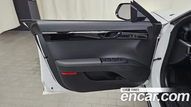 2024 Hyundai Grandeur Hybrid (Gn7) Calligraphy Sold VIN KMHN3411BRA073011 – front exterior
