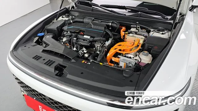 2024 Hyundai Grandeur Hybrid (GN7) Calligraphy Sold VIN KMHN3411BRA073158 – engine bay