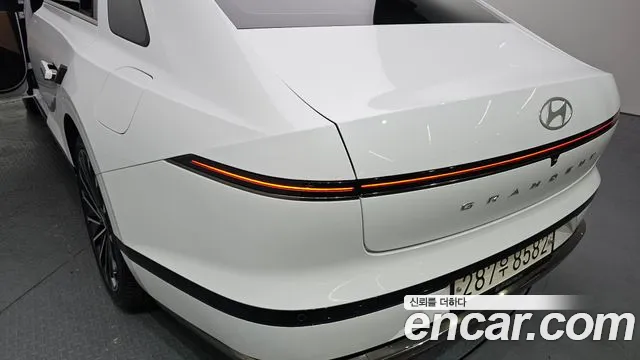 2024 Hyundai Grandeur Hybrid (GN7) Calligraphy Sold VIN KMHN3411BRA073158 – exterior detail