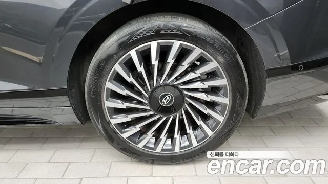 2024 Hyundai Grandeur Hybrid (GN7) Calligraphy Sold VIN KMHN3411BRA076031 – interior seats
