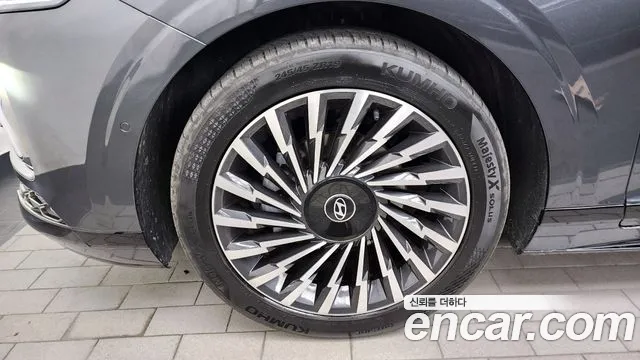 2024 Hyundai Grandeur Hybrid (GN7) Calligraphy Sold VIN KMHN3411BRA076031 – exterior detail