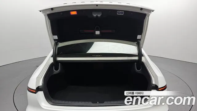2025 Hyundai Grandeur Hybrid (GN7) Calligraphy Sold VIN KMHN3411BSA102795 – side profile 2025 Hyundai Grandeur Hybrid (GN7) Calligraphy Sold VIN KMHN3411BSA102795 – side profile