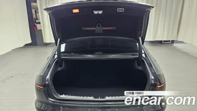 2025 Hyundai Grandeur Hybrid (GN7) Calligraphy Sold VIN KMHN3411BSA107734 – interior seats