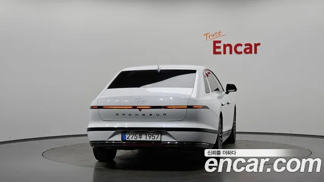 2025 Hyundai Grandeur Hybrid (GN7) Calligraphy Sold VIN KMHN3411BSA113630 – dashboard