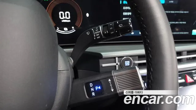 2025 Hyundai Santa Fe (MX5) HEV 1.6 4WD Sold VIN KMHP2811DSU099482 – interior seats
