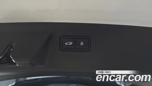 2024 Hyundai Santa Fe (MX5) Gasoline 2.5T 4WD Sold VIN KMHP381LHRU010802 – interior seats