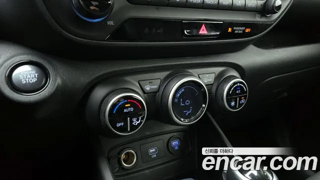 2020 Hyundai Venue 1.6 Modern Sold VIN KMHRB813ELU010096 – interior seats 2020 Hyundai Venue 1.6 Modern Sold VIN KMHRB813ELU010096 – interior seats