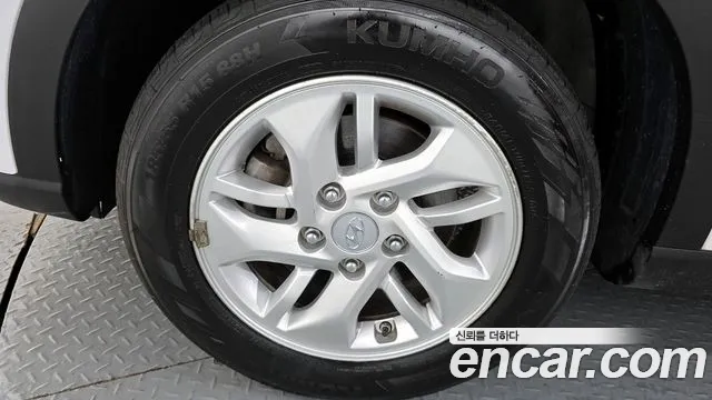 2020 Hyundai Venue 1.6 Modern Sold VIN KMHRB813ELU034469 – exterior detail