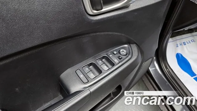 2020 Hyundai Venue 1.6 Modern Sold VIN KMHRB813ELU037663 – dashboard