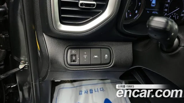 2020 Hyundai Venue 1.6 Modern Sold VIN KMHRB813ELU037663 – exterior detail