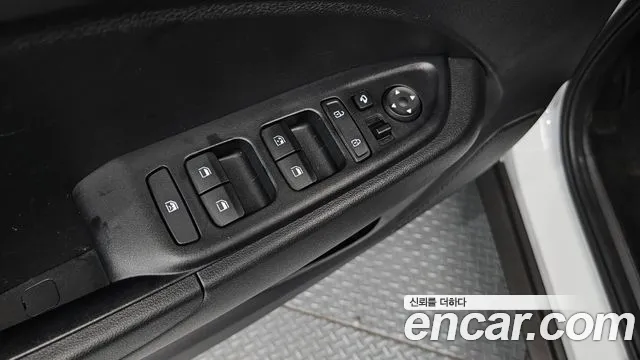 2020 Hyundai Venue 1.6 Modern Sold VIN KMHRB813ELU054803 – front exterior
