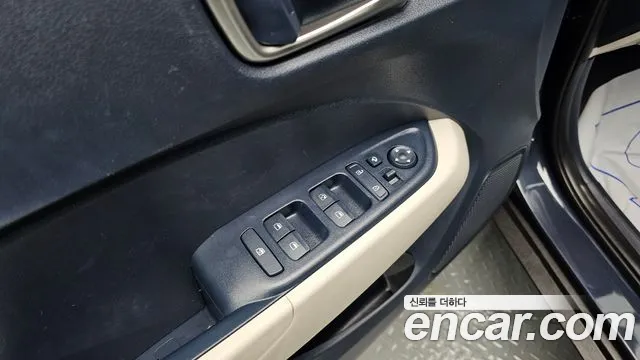 2020 Hyundai Venue 1.6 Modern Sold VIN KMHRB813ELU065611 – front exterior