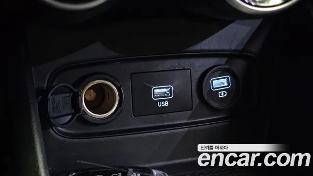 2021 Hyundai Venue 1.6 Modern Sold VIN KMHRB813EMU083855 – interior seats