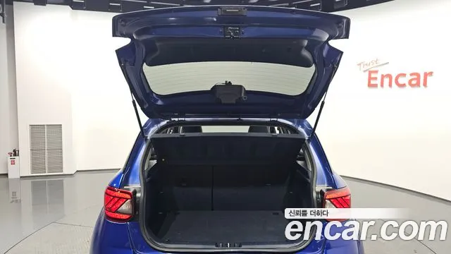 2021 Hyundai Venue 1.6 Modern Sold VIN KMHRB813EMU115539 – side profile