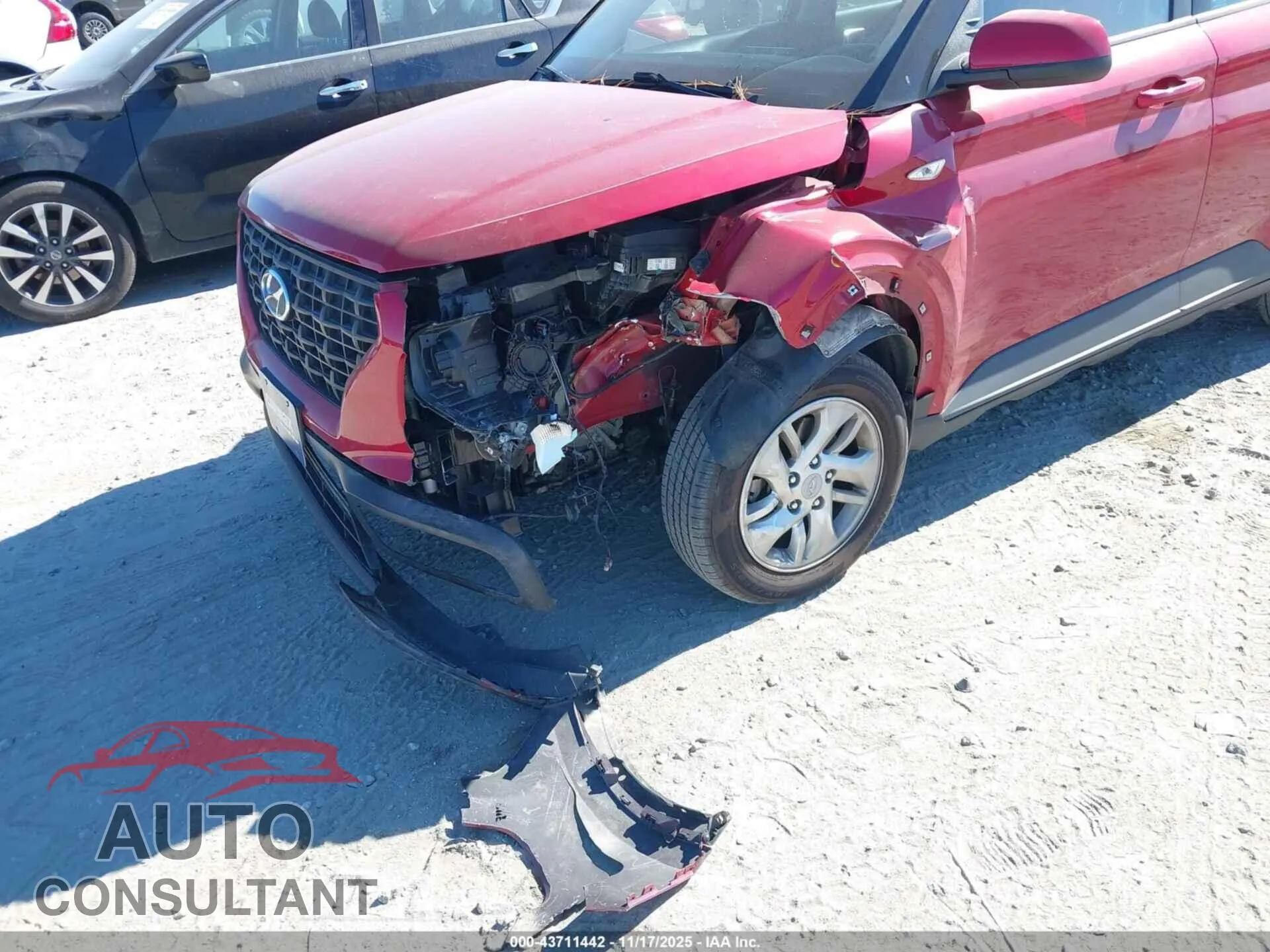 2022 HYUNDAI VENUE Damaged VIN KMHRB8A38NU142942 – engine bay