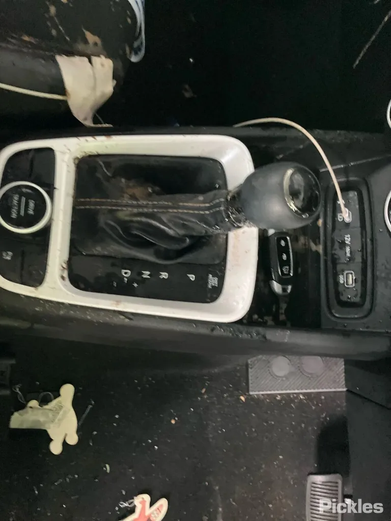 2022 Hyundai Venue VIN KMHRC812MPU225188