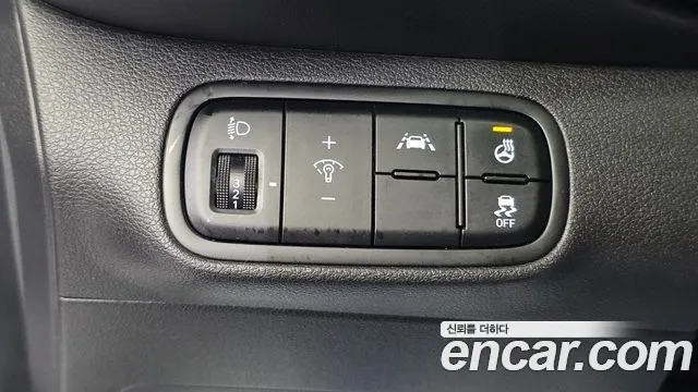 2021 Hyundai Venue 1.6 Flux Sold VIN KMHRC813EMU086941 – trunk area