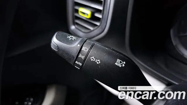 2022 Hyundai Venue 1.6 Flux Sold VIN KMHRC813ENU153603 – side profile