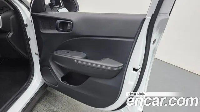 2025 Hyundai Venue 1.6 Flux Sold VIN KMHRC813ESU388474 – exterior detail