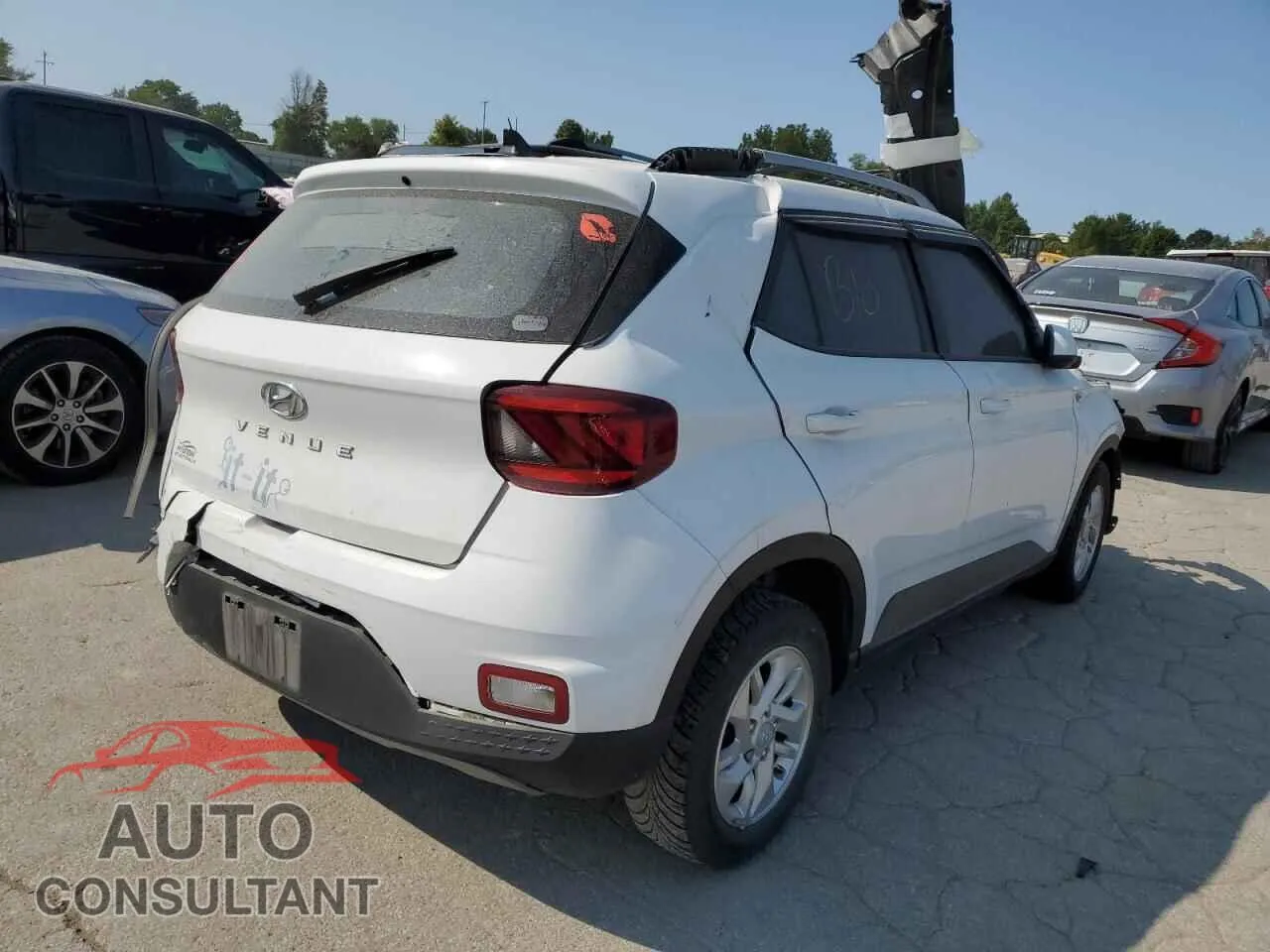 2020 HYUNDAI VENUE Damaged VIN KMHRC8A37LU025816 – side profile 2020 HYUNDAI VENUE Damaged VIN KMHRC8A37LU025816 – side profile
