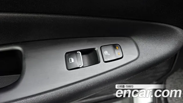 2020 Hyundai Santa Fe TM Gasoline 2.0T 2WD Sold VIN KMHS281ABLU279612 – exterior detail