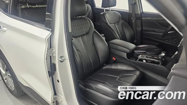 2019 Hyundai Santa Fe TM Diesel 2.0 2WD Sold VIN KMHS281BBKU069778 – trunk area