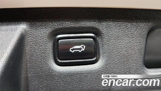 2020 Hyundai Santa Fe TM Diesel 2.0 2WD Sold VIN KMHS281BBLU289871 – trunk area 2020 Hyundai Santa Fe TM Diesel 2.0 2WD Sold VIN KMHS281BBLU289871 – trunk area