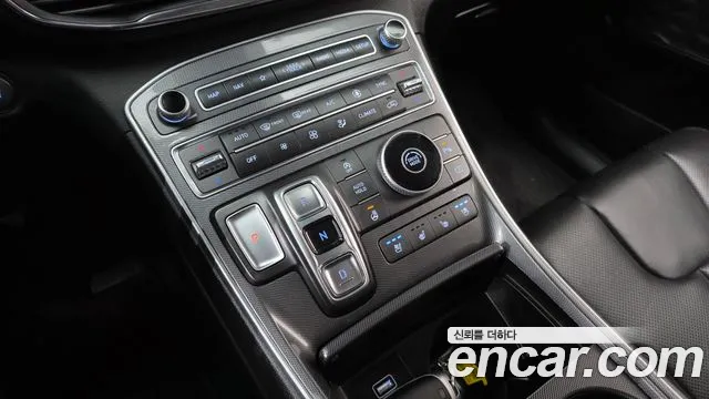 2021 Hyundai The New Santa Fe Diesel 2.2 2WD Sold VIN KMHS281HGMU334805 – dashboard