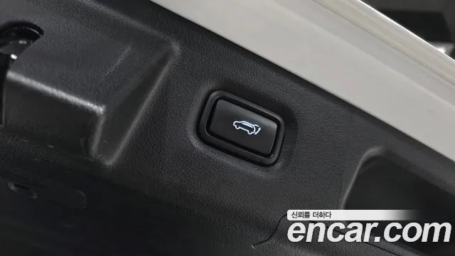 2021 Hyundai The New Santa Fe Diesel 2.2 2WD Sold VIN KMHS281HGMU334816 – exterior detail