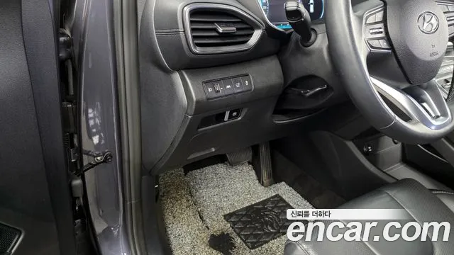 2022 Hyundai The New Santa Fe Hev 1.6 4wd Sold VIN KMHS3811DNU043346 – front exterior