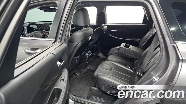 2022 Hyundai The New Santa Fe HEV 1.6 4WD Sold VIN KMHS3811DNU057481 – interior seats