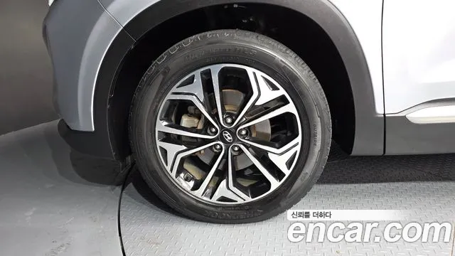 2019 Hyundai Santa Fe TM Diesel 2.0 2WD Sold VIN KMHS381BBKU033801 – trunk area