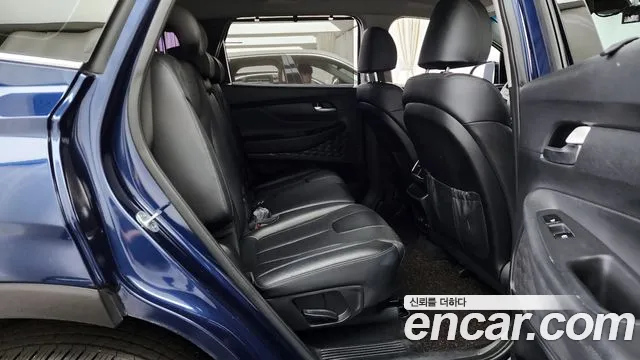 2019 Hyundai Santa Fe TM Diesel 2.0 2WD Sold VIN KMHS381BBKU172752 – trunk area