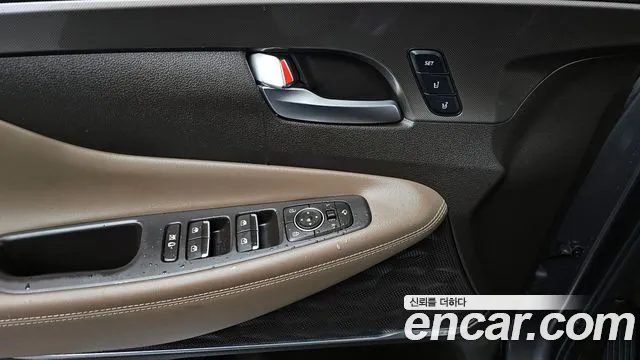 2019 Hyundai Santa Fe TM Diesel 2.2 4WD Sold VIN KMHS381CDKU068187 – trunk area