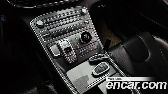 2021 Hyundai The New Santa Fe Diesel 2.2 2WD Sold VIN KMHS381HGMU338175 – engine bay