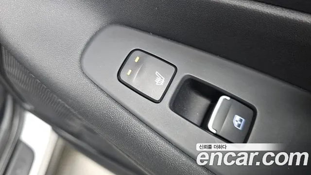 2021 Hyundai The New Santa Fe Diesel 2.2 2WD Sold VIN KMHS381HGMU338666 – exterior detail