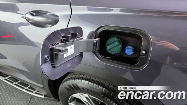 2021 Hyundai The New Santa Fe Diesel 2.2 4WD Sold VIN KMHS381HHMU387206 – exterior detail