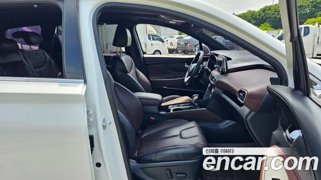 2019 Hyundai Santa Fe TM Diesel 2.0 2WD Sold VIN KMHS581BBKU129613 – trunk area