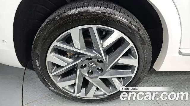 2021 Hyundai The New Santa Fe Gasoline 2.5T 4WD Sold VIN KMHS581LHMU385042 – interior seats 2021 Hyundai The New Santa Fe Gasoline 2.5T 4WD Sold VIN KMHS581LHMU385042 – interior seats