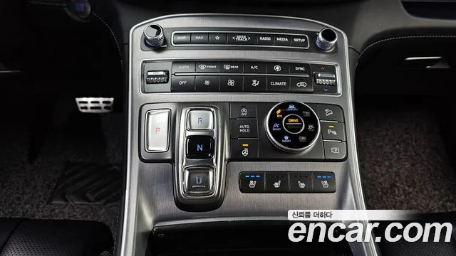 2022 Hyundai The New Santa Fe Gasoline 2.5T 4WD Sold VIN KMHS581LHNU428257 – dashboard 2022 Hyundai The New Santa Fe Gasoline 2.5T 4WD Sold VIN KMHS581LHNU428257 – dashboard