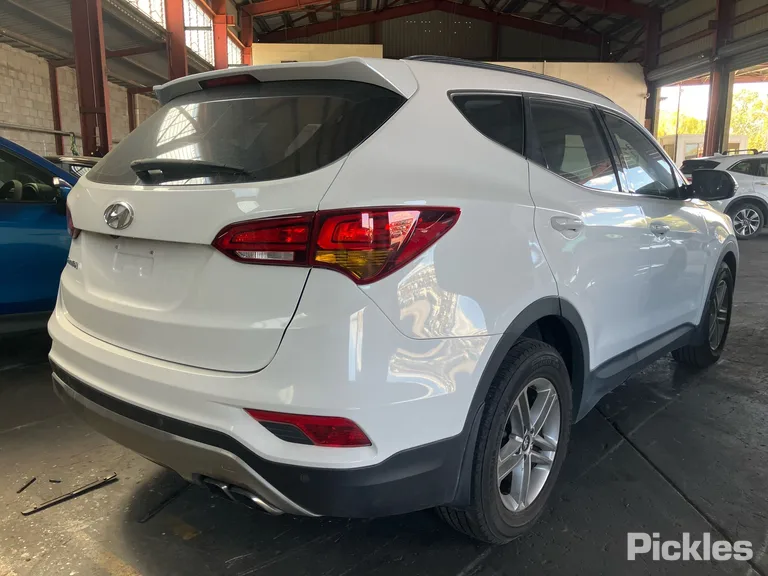 2016 Hyundai Santa Fe Used VIN KMHST81BSHU689057 – odometer reading