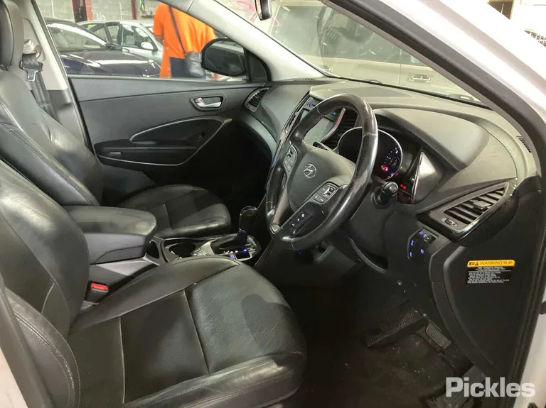 2015 Hyundai Santa Fe Used VIN KMHSU81XSFU444355 – rear exterior