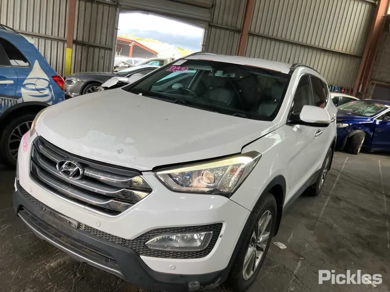2015 Hyundai Santa Fe Used VIN KMHSU81XSFU444355 – side profile