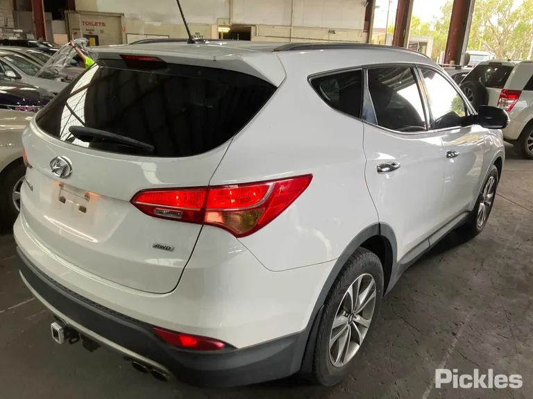2015 Hyundai Santa Fe Used VIN KMHSU81XSFU444355 – exterior detail