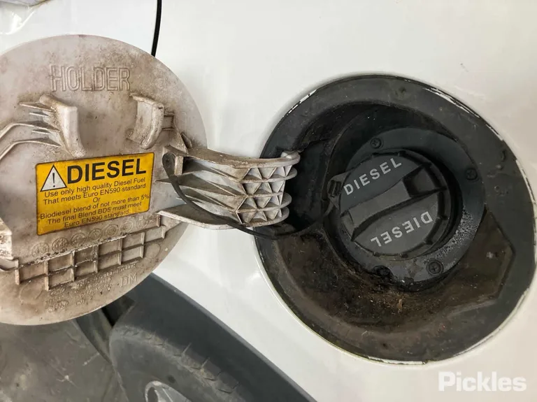 2015 Hyundai Santa Fe Used VIN KMHSU81XSFU444355 – undercarriage