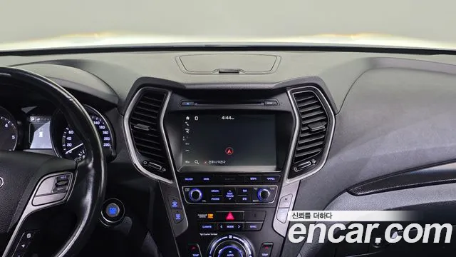 2018 Hyundai Santa Fe The Prime Diesel 2.0 2WD Sold VIN KMHSW81UBJU789607 – interior seats