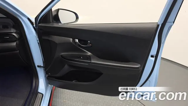 2022 Hyundai Veloster (JS) 2.0 N Sold VIN KMHT361HGNU011322 – interior seats 2022 Hyundai Veloster (JS) 2.0 N Sold VIN KMHT361HGNU011322 – interior seats