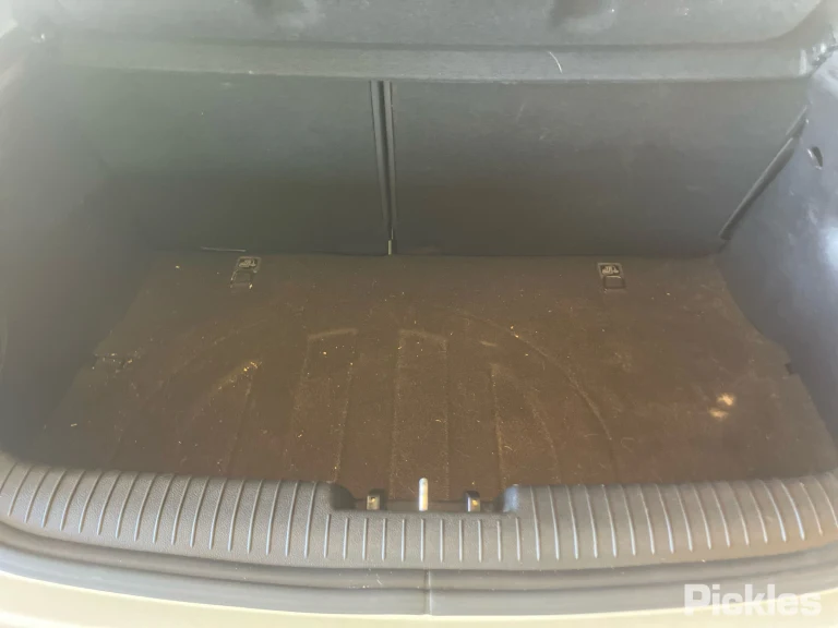 2015 Hyundai Veloster Damaged VIN KMHTC61ELGU267144 – interior seats