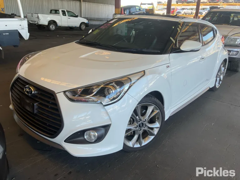 2015 Hyundai Veloster Damaged VIN KMHTC61ELGU267144 – engine bay