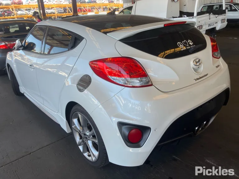 2015 Hyundai Veloster Damaged VIN KMHTC61ELGU267144 – undercarriage